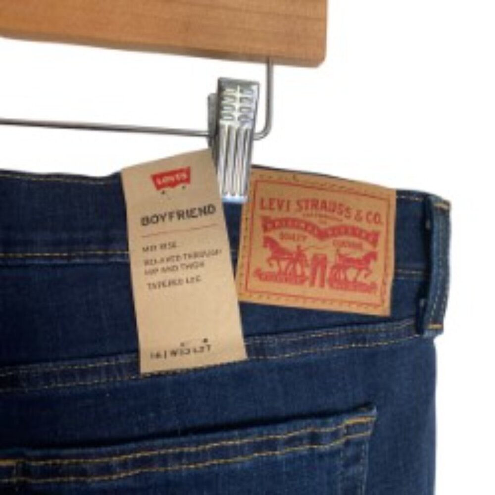 NWT Levi's Mid Rise Boyfriend Jeans 33 - Picture 5 of 5